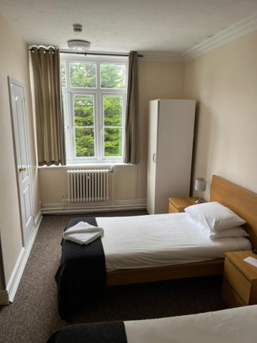 The Admiral Cunningham Hotel Bracknell Exterior foto
